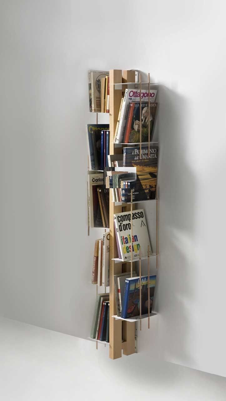 Libreria verticale da parete Zia Veronica in legno naturale