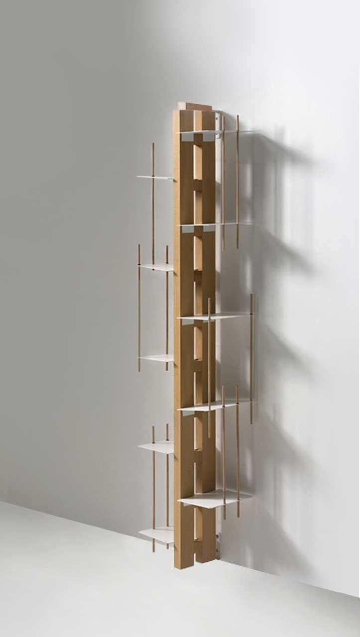 Libreria verticale da parete Zia Veronica in legno naturale