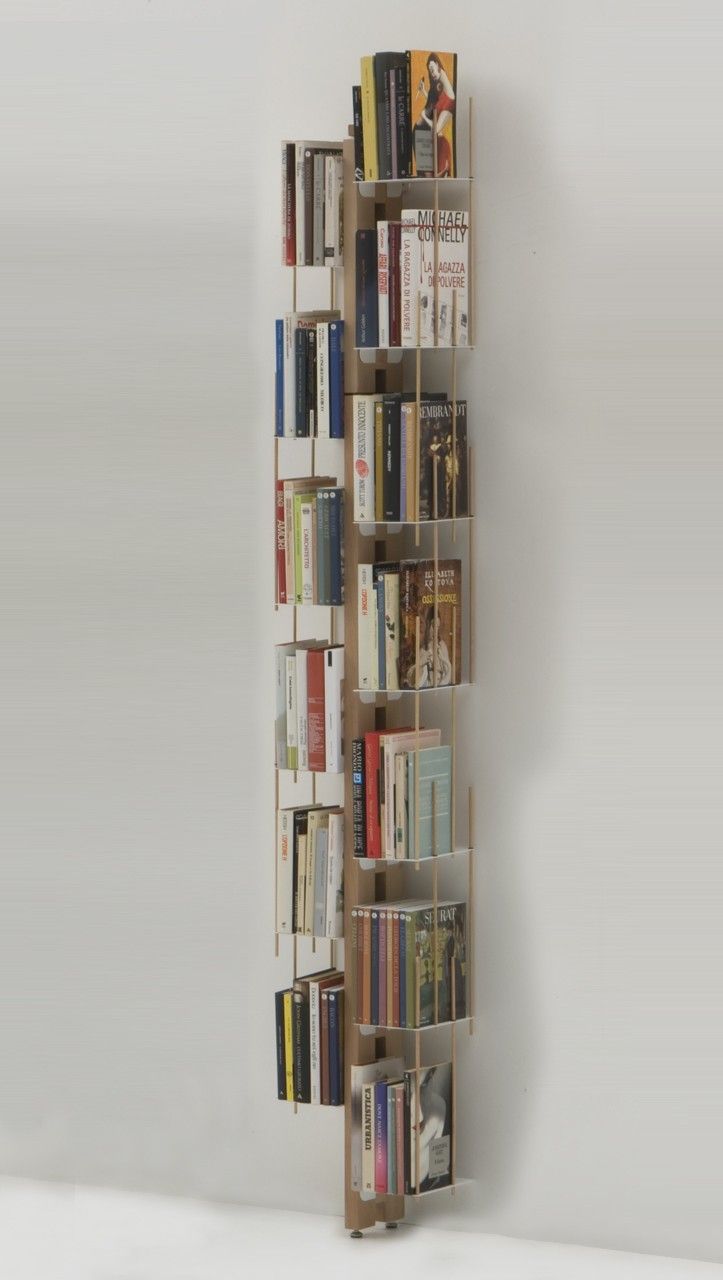 Libreria verticale da parete Zia Veronica in legno naturale