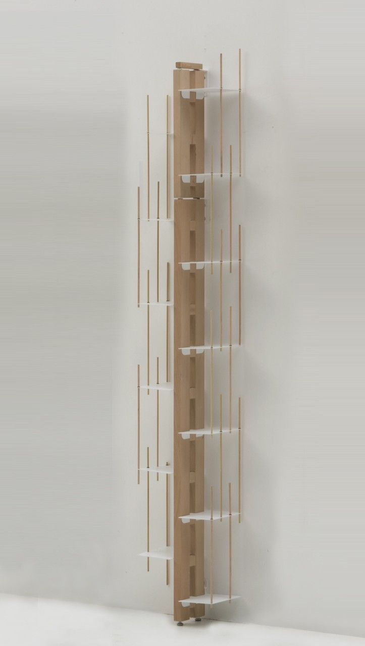Libreria verticale da parete Zia Veronica in legno naturale