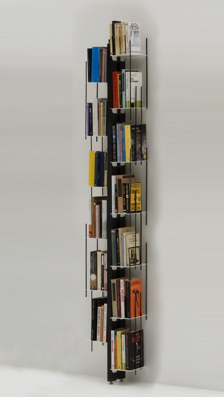 Libreria verticale da parete Zia Veronica in legno naturale