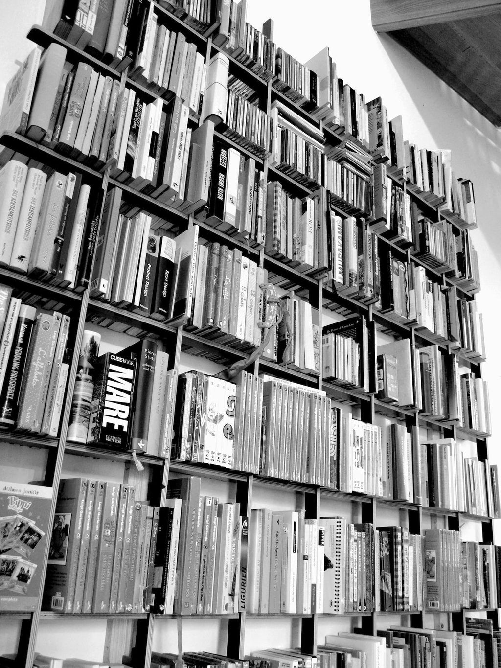 Libreria a giorno in legno Schlagseite